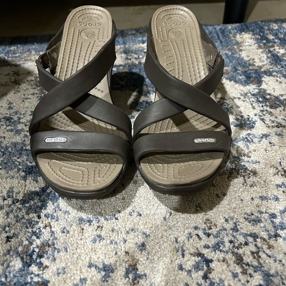 Crocs Brown Cyprus IV Open Toe Heels Size 8 - Picture 3 of 9